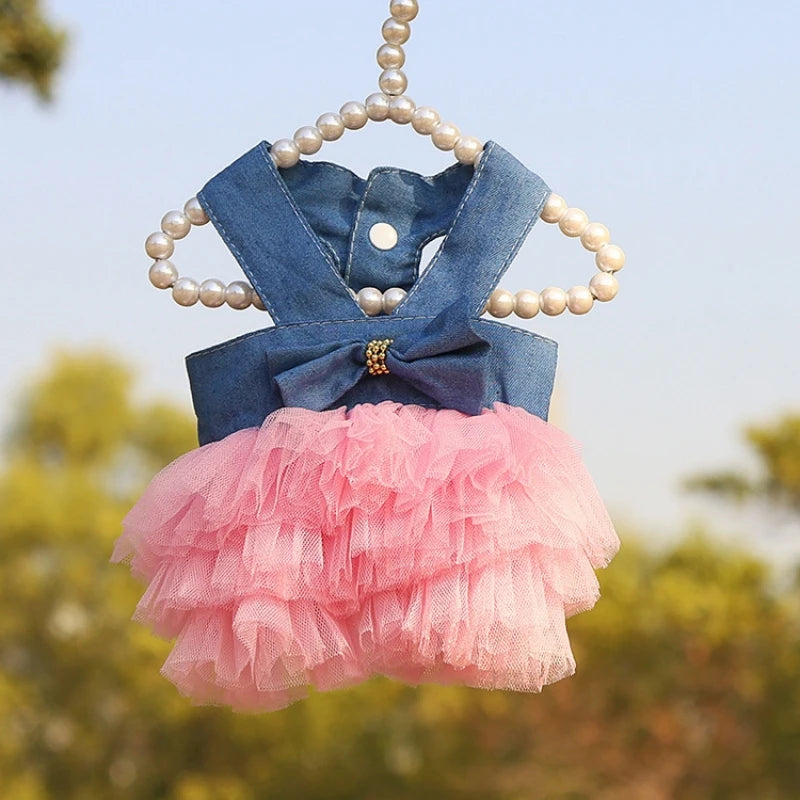 ✨ Deixe seu amorzinho ainda mais encantador! 💕 Vestidos e saias com renda e listras, perfeitos para cães e gatinhos — conforto, estilo e muito carinho em cada detalhe! 🐶🐱