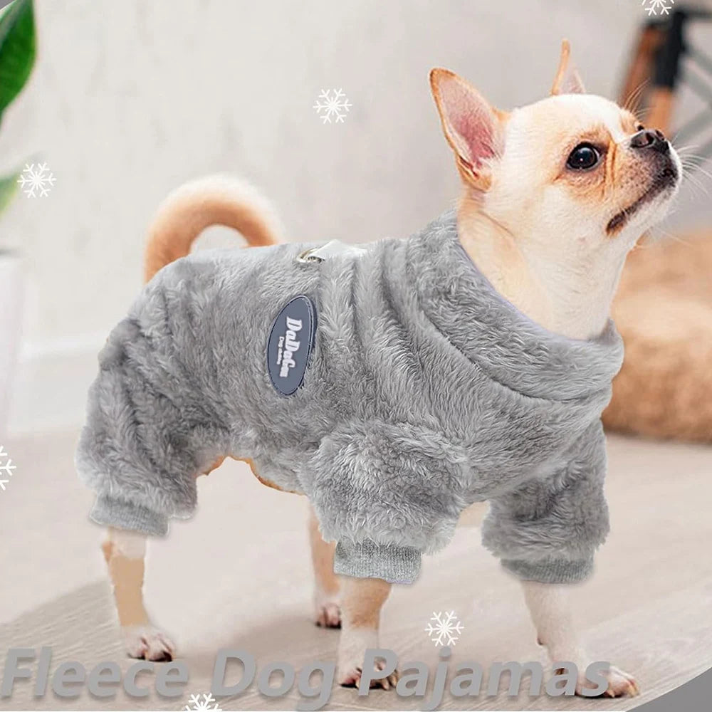 Roupas de inverno para cães e gatos de pequeno porte, como chihuahua e yorkshire, incluindo suéteres, pijamas de lã e outras peças confortáveis e quentinhas, indicadas tanto para machos quanto fêmeas.