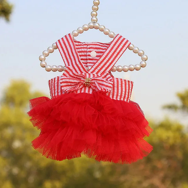 ✨ Deixe seu amorzinho ainda mais encantador! 💕 Vestidos e saias com renda e listras, perfeitos para cães e gatinhos — conforto, estilo e muito carinho em cada detalhe! 🐶🐱