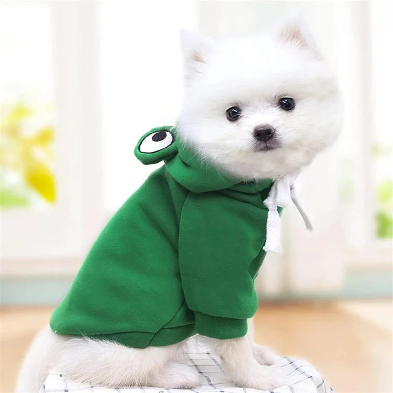 Roupas de inverno com capuz para cães pequenos, incluindo casacos, jaquetas e acessórios para manter o pet aquecido e estiloso.