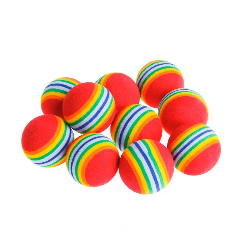 Kit com 10 brinquedos coloridos para gatos e cães, incluindo bolas interativas, chocalhos, brinquedos de mastigar e bolas de arranhar — ideal para pets brincalhões e curiosos.